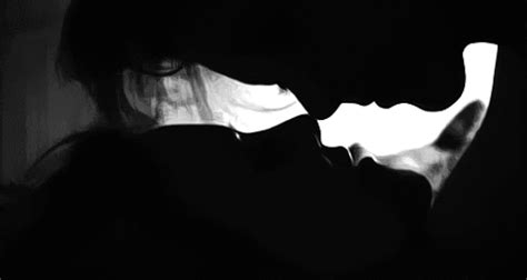 Couple Noir Et Blanc Embrasser Bisous Image  Animé