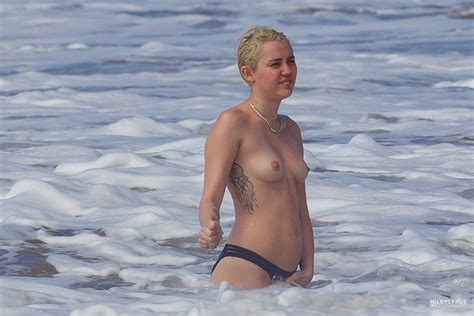 Miley Cyrus Nuda ~30 Anni In Paparazzi
