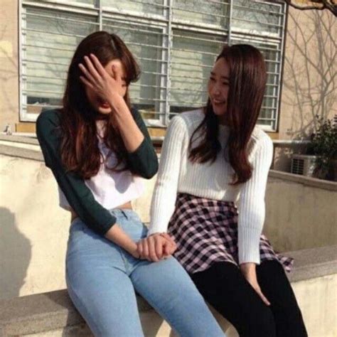 Pin By Jouri On Wlw Ulzzang Couple Cute Lesbian Couples