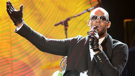 Listen R Kelly Addresses Sexual Cult Allegations On New Song