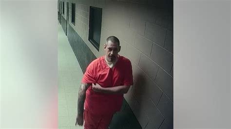 Casey White Manhunt Us Marshals Reveal Suspect Vehicle Alabama Inmate