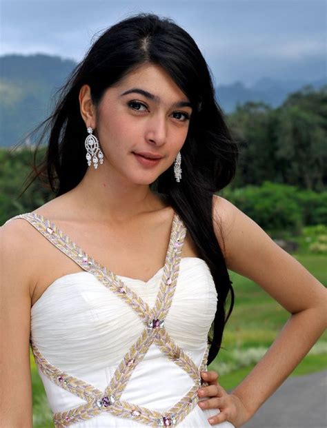 beautiful indonesian celebrities nabila syakieb