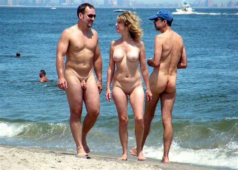 nudephotographer gunnison beach 2009 119 in gallery nude couples at the beach2 picture 16