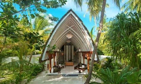 relax  rejuvenate  varu spa maldives luxury resort luxury hotel
