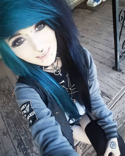 alex  instagram big eyed anime girl contacts