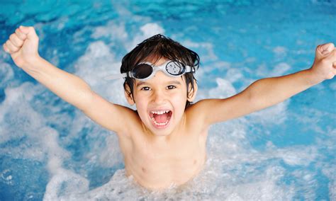 teaching  kids   underwater starting  teach  kids  swim