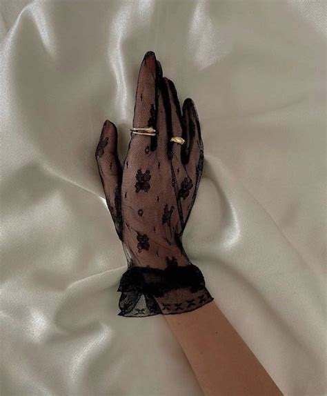 n on twitter gloves fashion classy aesthetic fashion