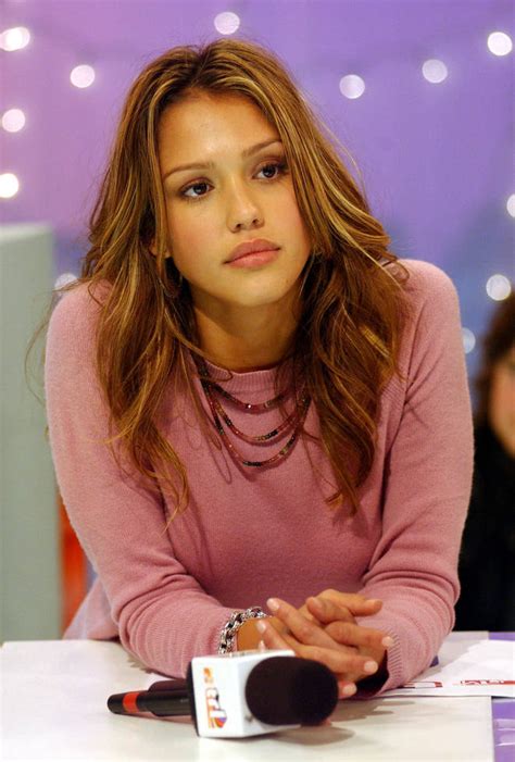 jessica alba stopped eating to prevent unwanted male attention early in her career heart