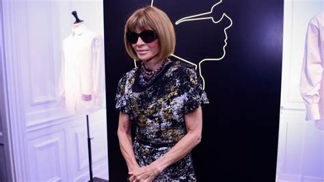 Anna Wintour Apologizes For Race Related Mistakes At Vogue Cbc News