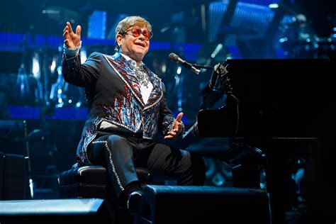 Review Elton John Delivers Emotional Farewell Concert To Fans East