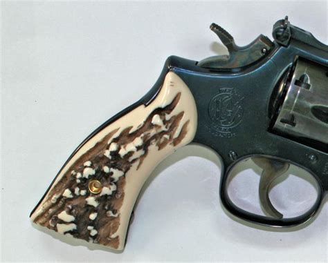 smith wesson   frame stag  grips square butt
