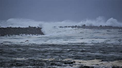 high surf rocks oregon coast threatening lives and property kval