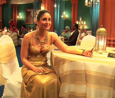 bollywood actress scandals kareena kapoor golden dress agent vinod hot unseen pics