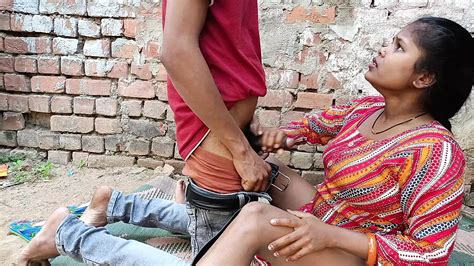 Gadis Seksi Desa Desi India Menelepon Pacarnya Dan Dia Menyetubuhinya