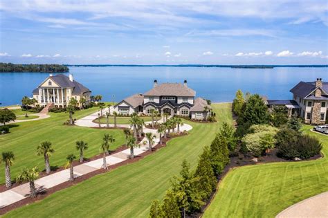 lakefront south carolina mansion heads  auction   reserve