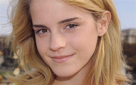 emma watson blonde face wallpapers hd desktop and mobile backgrounds