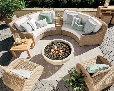 foolproof ways  arrange outdoor furniture   space pool deck