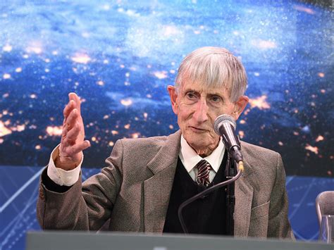 Legendary Physicist Freeman Dyson Talks About Maths Nuclear Rockets