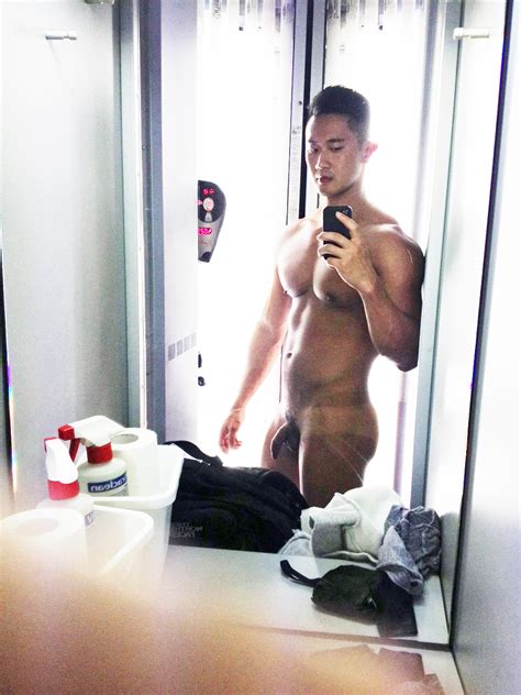 naked jeremy yong queerclick