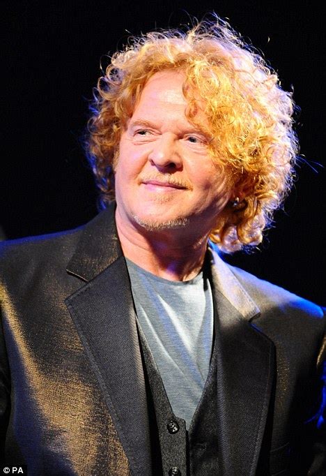 Simply Red S Mick Hucknall Apologises To The 1000 Women He