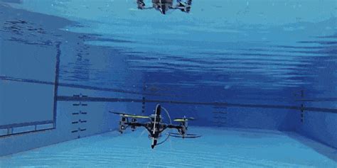 waterproof quadcopter    submarine
