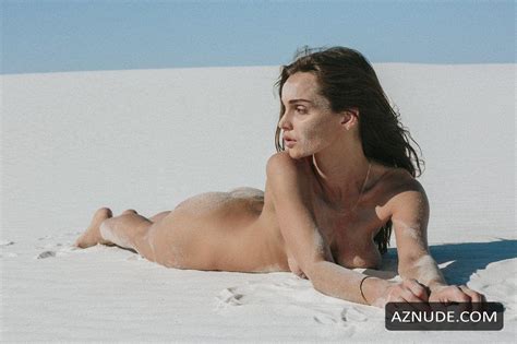 Allie Crandell Nude Poses In The Desert Aznude