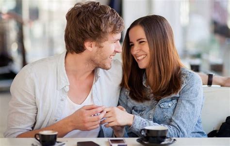 10 Sure Signs Your First Date Went Well