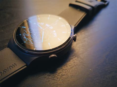 This Smartwatch Is Sexy And Packed With Cool Features It Won T Burn