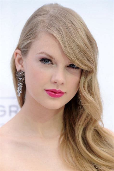 Maquillage Avec Rouge à Lèvres Rose Taylor Swift Makeup