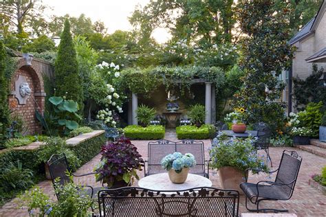 create  private oasis   beautiful courtyard ideas courtyard landscaping small