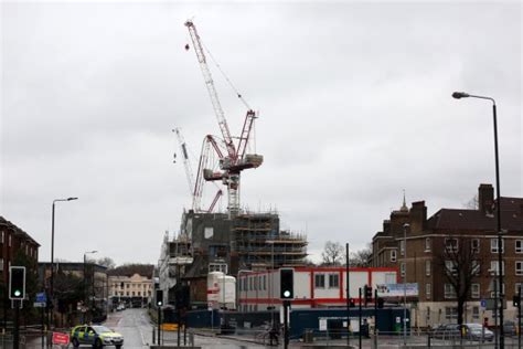 storm katie 2016 crane in greenwich london snaps in half