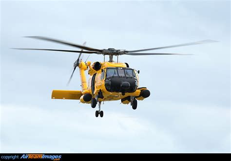 sikorsky hh  jayhawk  aircraft pictures  airteamimagescom