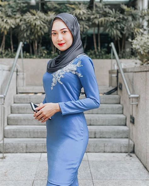 Pin By Zal Hasmi On Melayu Beautiful Hijab Body Shapes Beautiful My