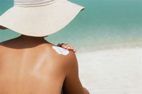 a definitive guide to applying sunscreen the aedition