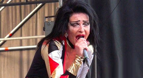 siouxie sioux  play latitude festival   forty