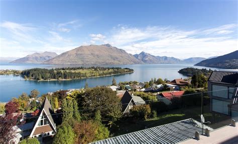 airbnb queenstown vacation rentals places  stay otago  zealand