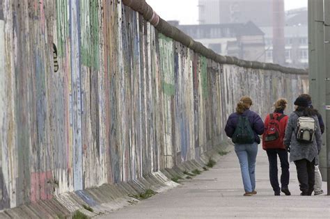 fall   berlin wall  anniversary  image  abc news