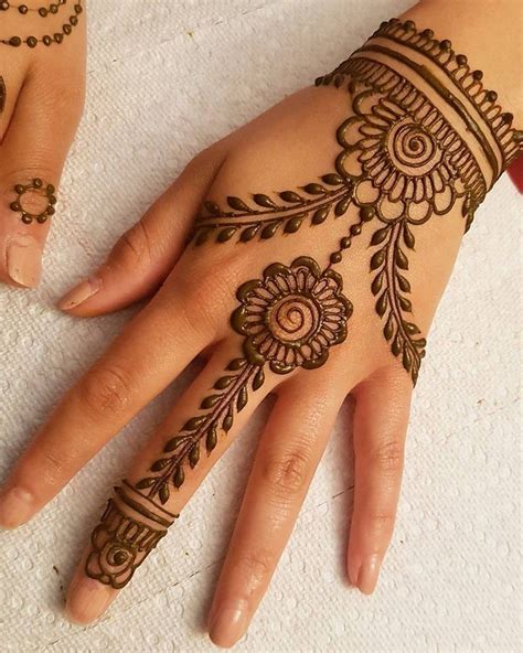 beautiful  charming henna art design ideas    henna art