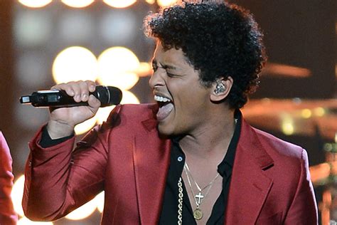 Watch Bruno Mars Rock Out To ‘gorilla’ At Moonshine Jungle Tour Kickoff