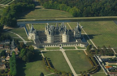 filechambord castle aerial viewjpg wikimedia commons