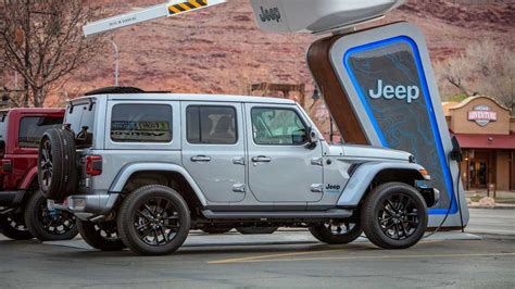 jeep  building  charging network   wrangler xe   road trails optional title