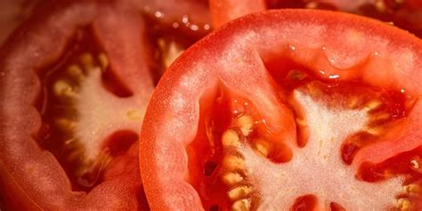 manfaat tomat  wajah berjerawat  berminyak ketahui