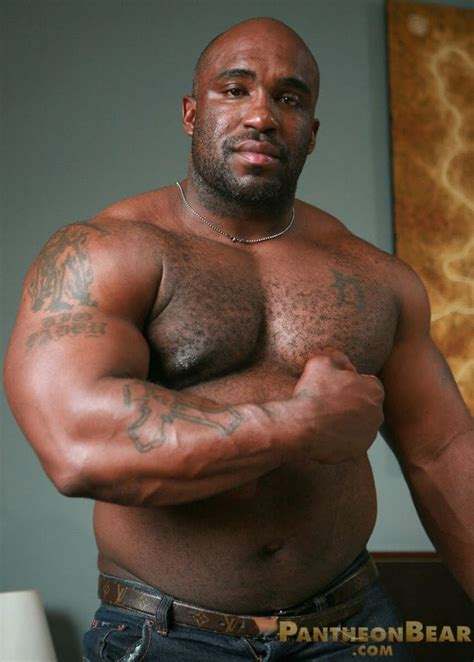 pin by malcolm travers on m3 men in 2019 black muscle men muscle bear muscle men