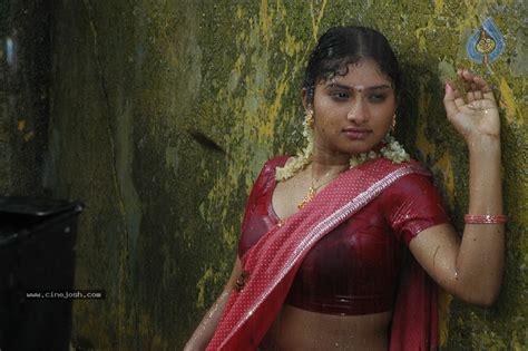 konjum mainakkale tamil movie spicy stills photo 42 of 45