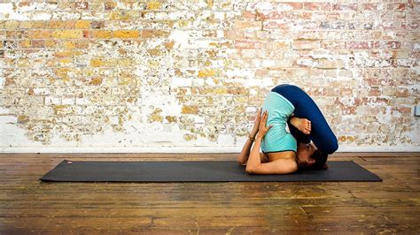 yoga poses  soothe    pain trainer