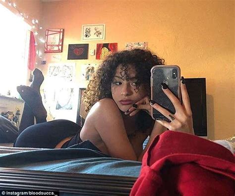 xxxtentacion s ex girlfriend was run out of his vigil by angry fans