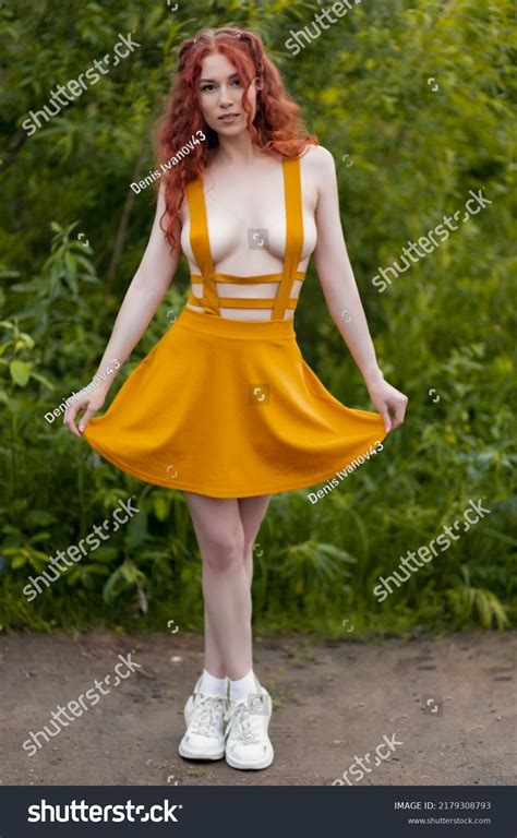 Sexy Girl Posing Topless Bright Skirt Stock Fotografie 2179308793