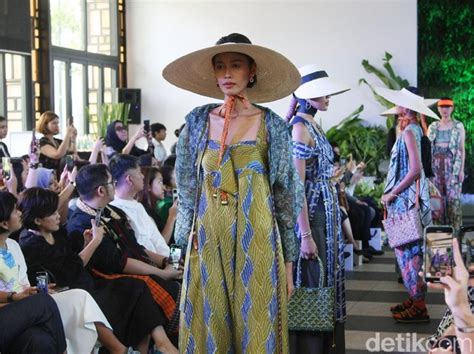 sinergi fashion dan seni batik eco friendly di koleksi terbaru purana