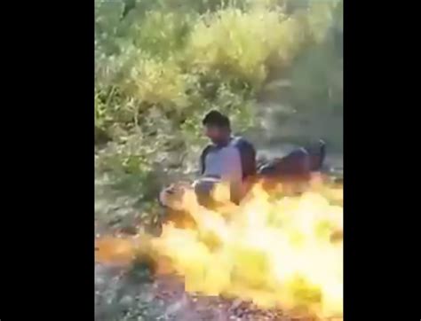 video integrantes del cártel del golfo queman vivos a dos rivales la