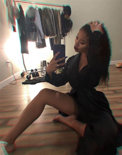 pin by semajajohnson on females ️ mirror selfie female modern